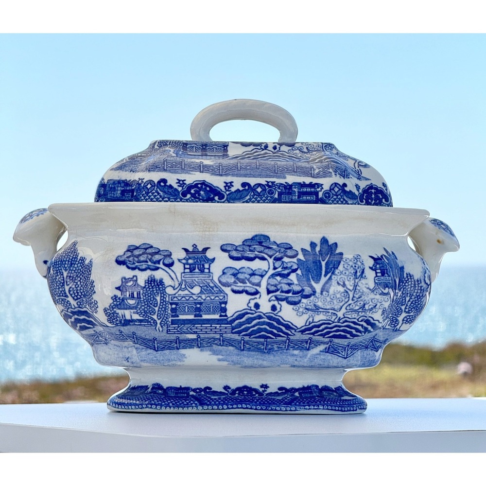 Blue Willow Tureen Japan Soup Dish Blue Chinoiserie Crazing Vintage Ceramic